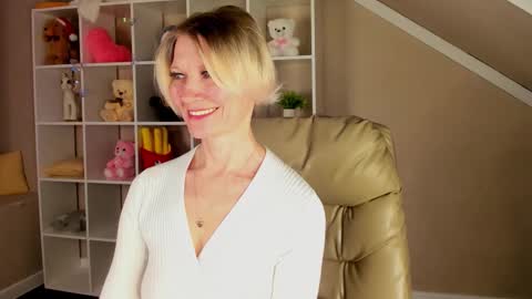 Julie Lucasss online show from 03/13/26, 12:50