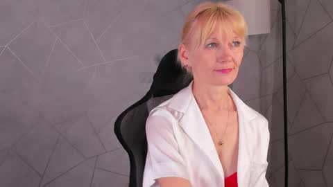 Julie Lucasss online show from 05/16/26, 12:29