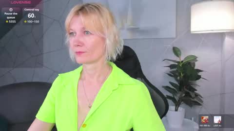 Julie Lucasss online show from 06/07/26, 11:41