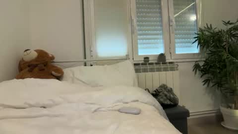 Julie online show from 03/31/26, 04:07