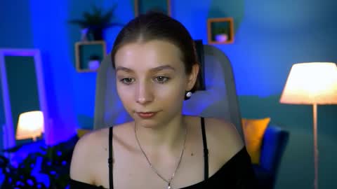 Snapshot of juliedaniel chatting on 10/24/25, 04:31 juliedaniel online show from 10/24/25, 04:31