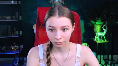 Snapshot of juliedaniel chatting on 11/12/25, 05:30 juliedaniel online show from 11/12/25, 05:30