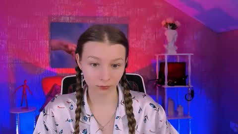 Snapshot of juliedaniel chatting on 11/24/25, 08:25 juliedaniel online show from 11/24/25, 08:25