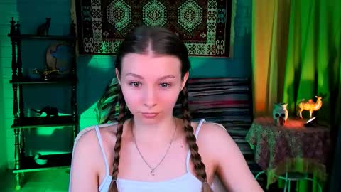 Snapshot of juliedaniel chatting on 12/02/25, 04:18 juliedaniel online show from 12/02/25, 04:18