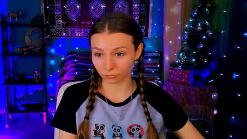 Snapshot of juliedaniel chatting on 12/16/25, 04:50 juliedaniel online show from 12/16/25, 04:50