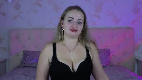 Snapshot of juliedevis chatting on 10/29/25, 07:10 JulieDevis online show from 10/29/25, 07:10