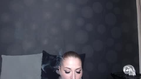 Snapshot of juliediamond chatting on 10/20/25, 11:27 julia online show from 10/20/25, 11:27