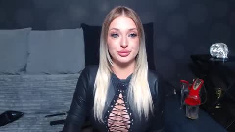 julia online show from 04/02/26, 10:40