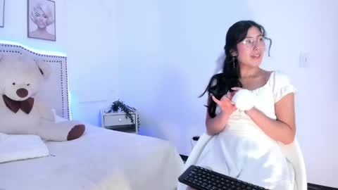 juliee_ross online show from 04/30/26, 12:44