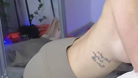 Julia online show from 02/28/25, 05:37