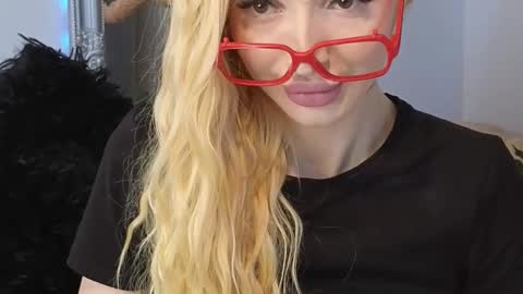 Julia online show from 09/15/25, 11:43