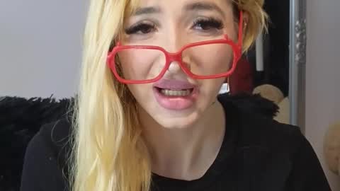 Julia online show from 10/22/25, 11:43