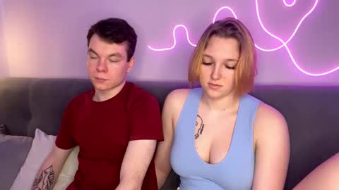 Julie and Thomas online show from 10/22/25, 08:14