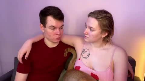 Julie and Thomas online show from 02/18/26, 08:10