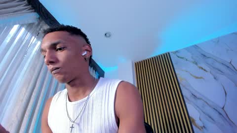 Julien online show from 04/08/26, 11:54