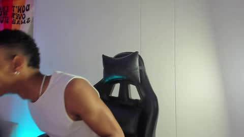 Snapshot of juliensaint_ chatting on 05/16/26, 11:53 Julien online show from 05/16/26, 11:53