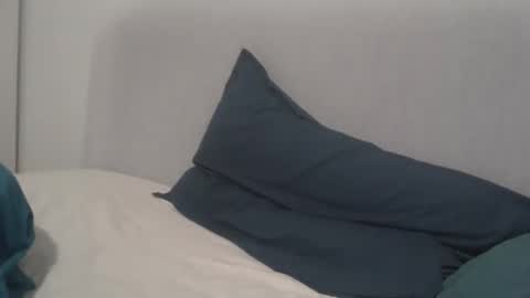 Julienl2l online show from 03/25/26, 07:20