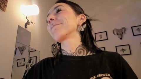 Snapshot of juliet_sourire chatting on 01/30/25, 03:55 juliet_sourire online show from 01/30/25, 03:55