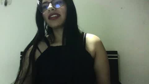 Snapshot of julieta_989 chatting on 10/24/25, 05:09 julieta_989 online show from 10/24/25, 05:09