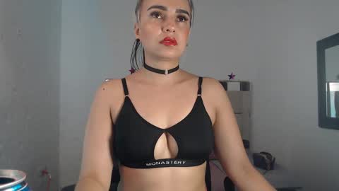 julieta__fox_ online show from 01/17/25, 11:40