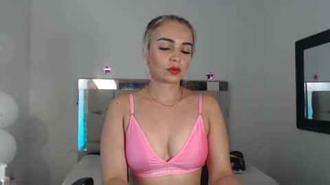 julieta__fox_ online show from 01/24/25, 03:32