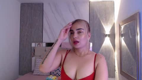 julieta__fox_ online show from 04/12/26, 03:00