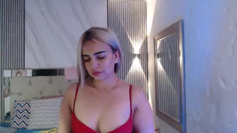 julieta__fox_ online show from 04/23/26, 02:24