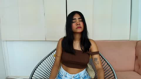 Snapshot of julieta_aguilar chatting on 01/06/25, 07:24 Juli online show from 01/06/25, 07:24