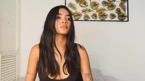 Snapshot of julieta_aguilar chatting on 09/15/25, 07:14 Juli online show from 09/15/25, 07:14