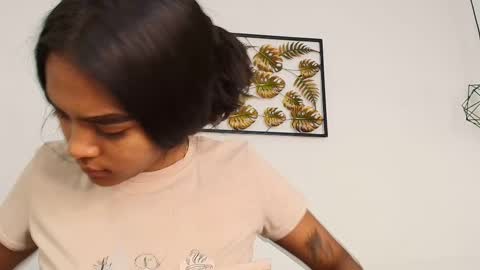 Snapshot of julieta_aguilar chatting on 09/16/25, 07:37 Juli online show from 09/16/25, 07:37