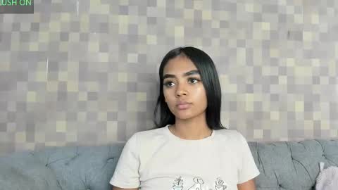 Snapshot of julieta_aguilar chatting on 09/23/25, 07:39 Juli online show from 09/23/25, 07:39