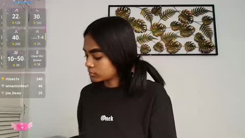 Snapshot of julieta_aguilar chatting on 09/25/25, 07:28 Juli online show from 09/25/25, 07:28