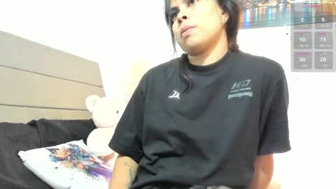 Snapshot of julieta_coopeer_ chatting on 05/31/26, 10:33 Julieta online show from 05/31/26, 10:33