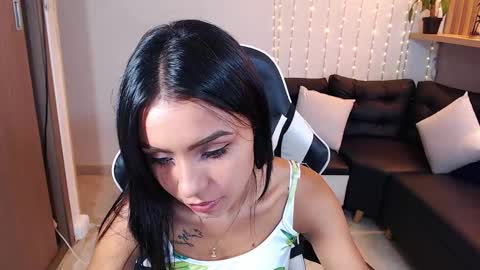 julieta_fn online show from 02/12/25, 12:44