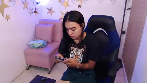 julieta_fn online show from 06/18/26, 01:48