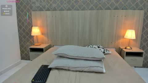 Julieta Robertson online show from 04/09/26, 06:19