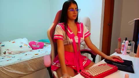 julieta_rose19 online show from 11/21/25, 02:32