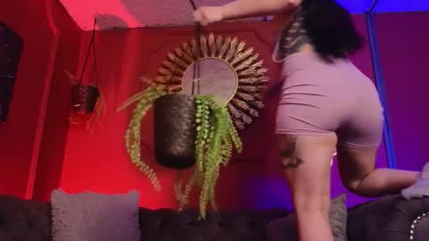  Julieta  online show from 11/12/25, 11:54