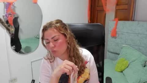 julieta_star69 online show from 10/27/25, 11:09