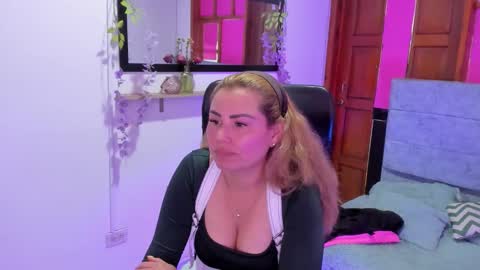 julieta_star69 online show from 03/27/26, 07:35