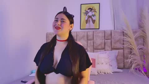 Snapshot of julietatorres_ chatting on 11/21/25, 03:05 julietatorres_ online show from 11/21/25, 03:05