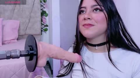 Snapshot of julietatorres_ chatting on 12/05/25, 04:21 julietatorres_ online show from 12/05/25, 04:21