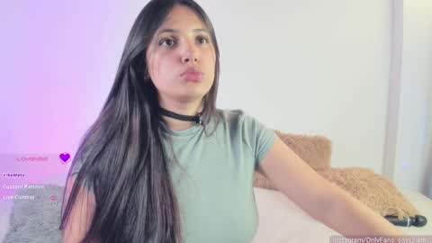 Snapshot of julieth1_ chatting on 10/03/25, 04:59 . online show from 10/03/25, 04:59