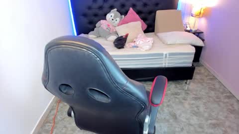 Julieth  online show from 10/12/25, 01:10