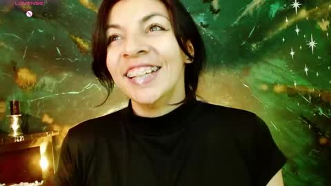 Snapshot of julieth_sex1 chatting on 05/14/26, 09:49 online show from 05/14/26, 09:49