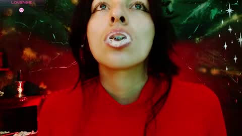 Snapshot of julieth_sex1 chatting on 05/17/26, 06:11 online show from 05/17/26, 06:11