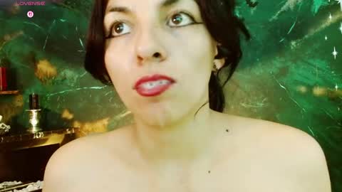 Snapshot of julieth_sex1 chatting on 05/17/26, 09:44 online show from 05/17/26, 09:44