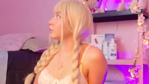 Julieth online show from 06/24/26, 09:58