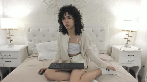julietta    online show from 04/03/26, 12:47