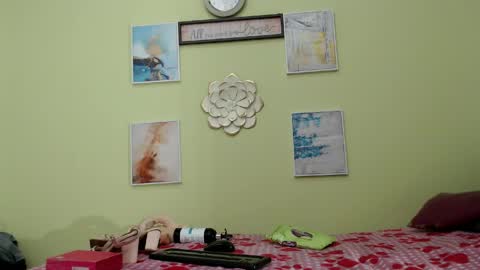 Snapshot of juliette18rose chatting on 05/06/26, 01:36 juliette18rose online show from 05/06/26, 01:36